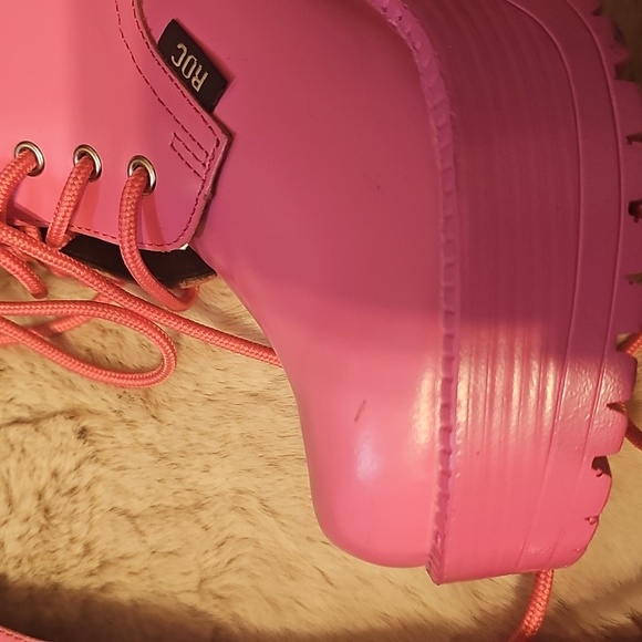 BNWT Roc Austrailia Barbie Pink Lash Lace Up Boots - Picture 8 of 17